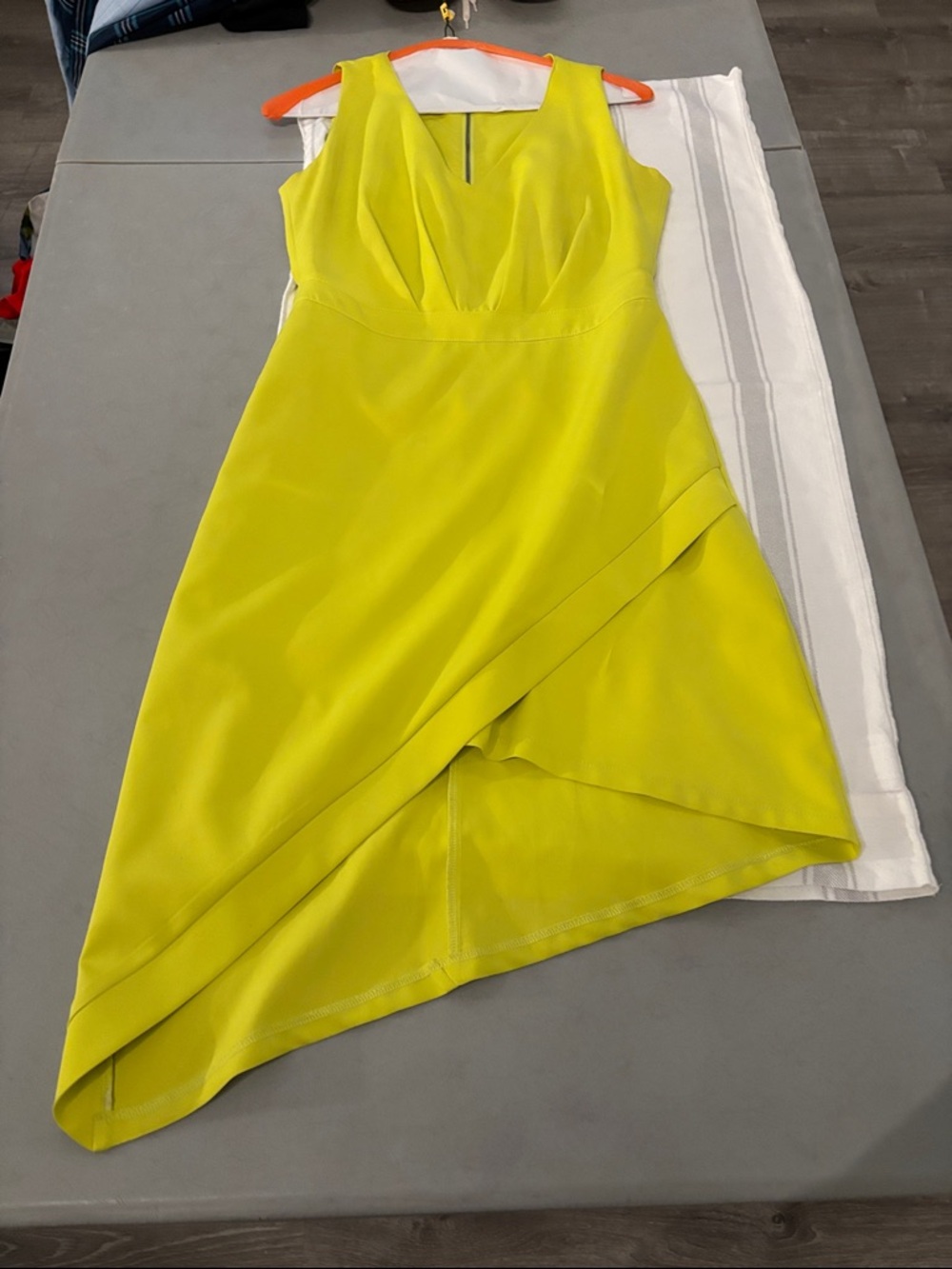 Neiman Marcus Vibrant Lime Green Sleeveless Asymmetrical Dress. Chartreuse; Sz 4